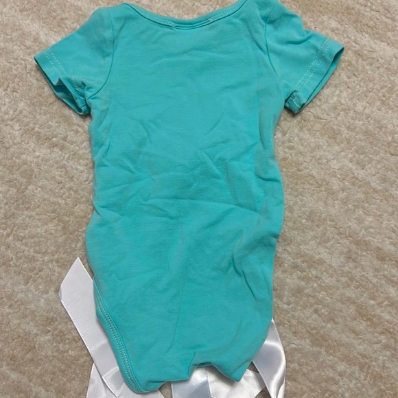 Royal Baby Gem Tiffany Blue outfit with bow and matching flowered hat! - Picture 5 of 8